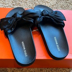 Steve Madden slides
